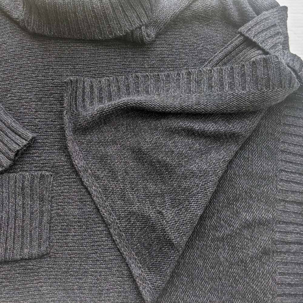 PONCHO DESIGN LAB TURTLE NECK KNIT PONCHO SWEATER MIDNIGHT BLUE SIZE MEDIUM - Picture 13 of 14